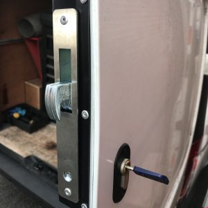 GARRISON HOOK BOLT DEADLOCK MERCEDES VITO 2015>